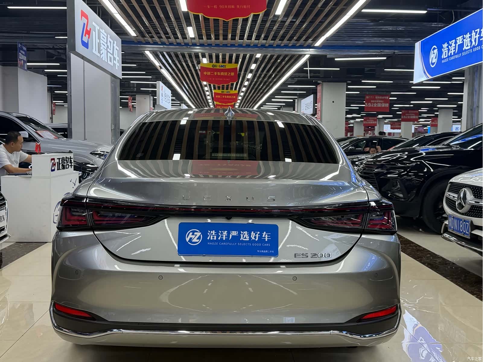 Lexus ES, 2025 все фото