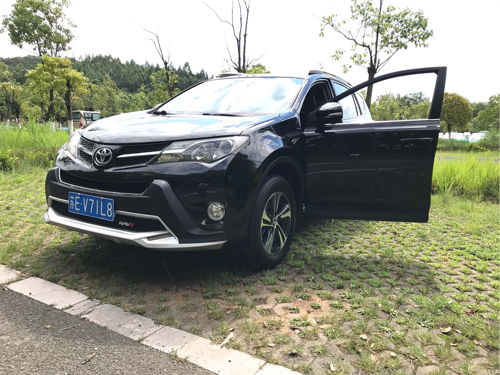 Toyota RAV4, 2015 3