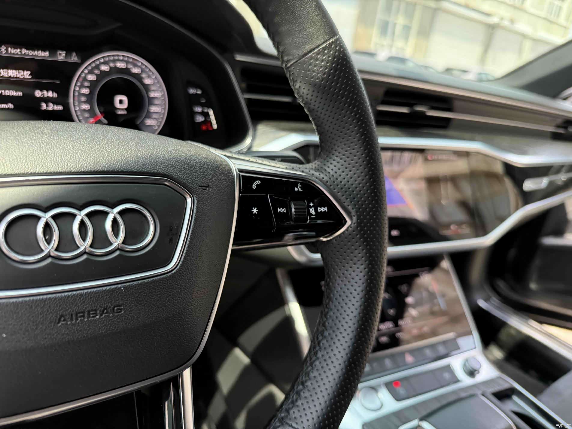 Audi A6L, 2019 9