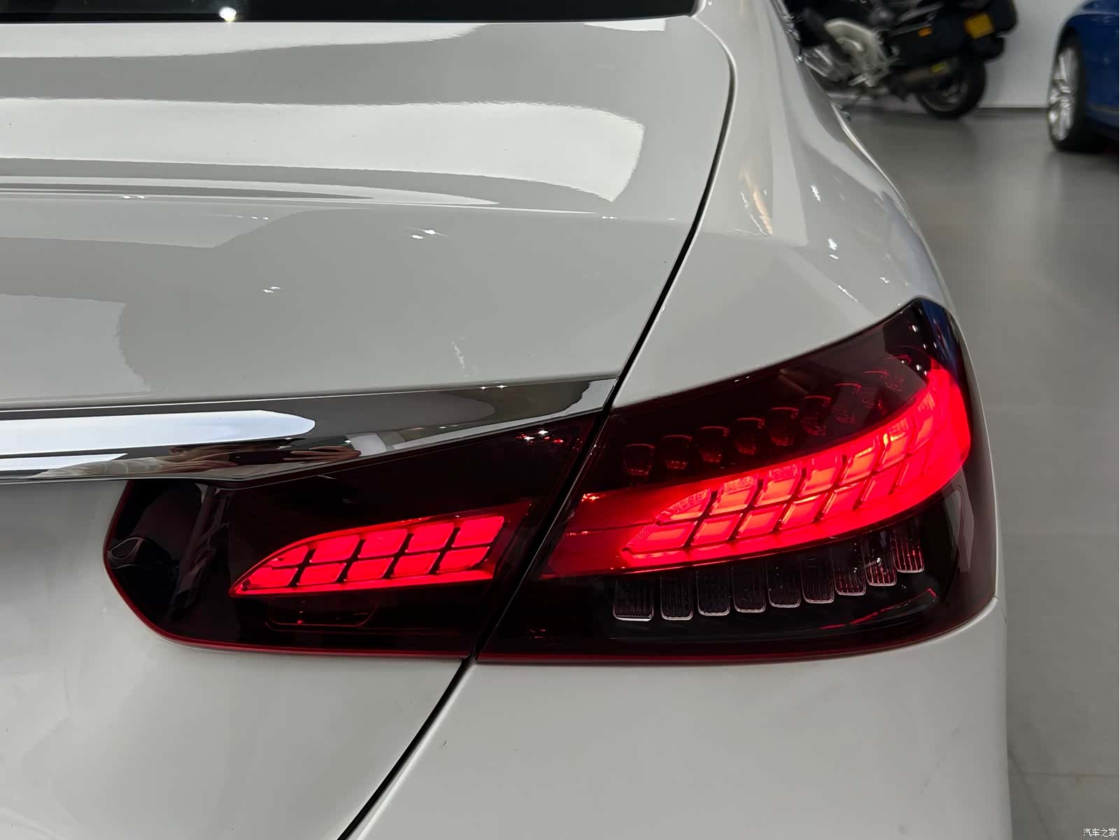 Mercedes-Benz E-Class, 2022 14