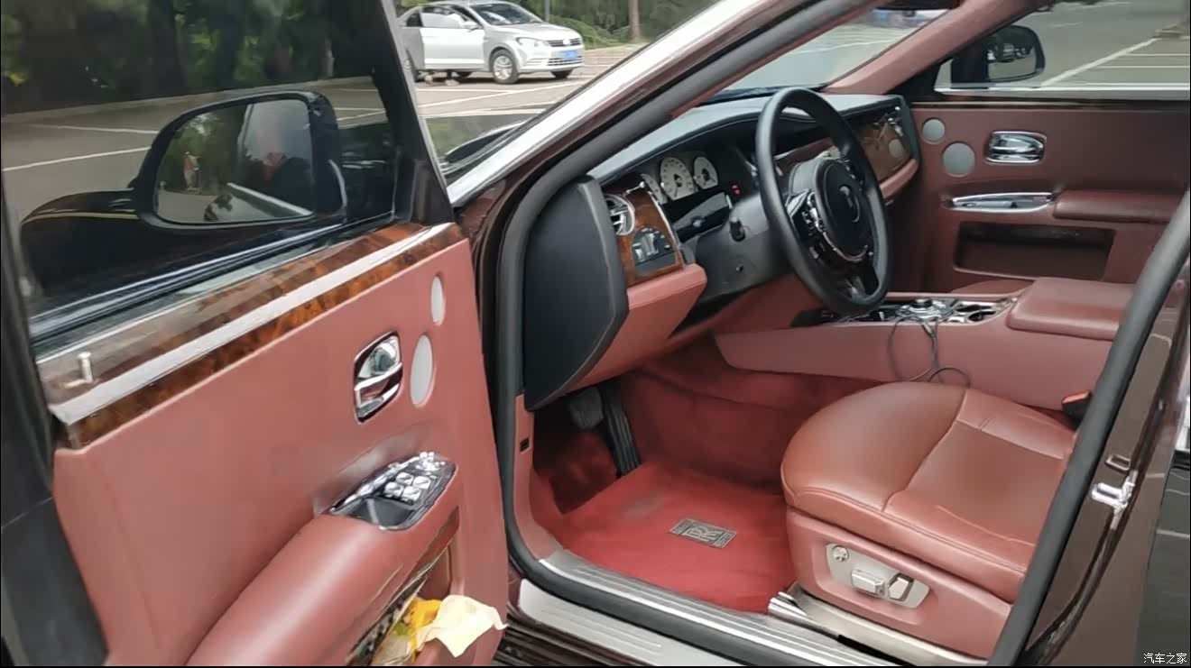 Rolls-Royce Ghost, 2014 все фото