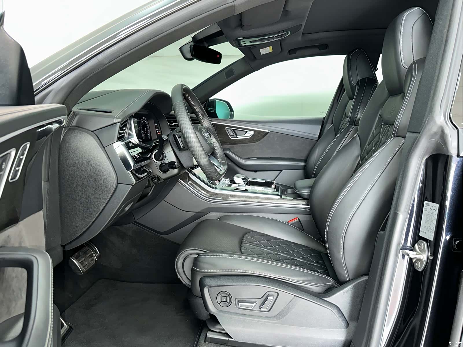 Audi Q8, 2020 8