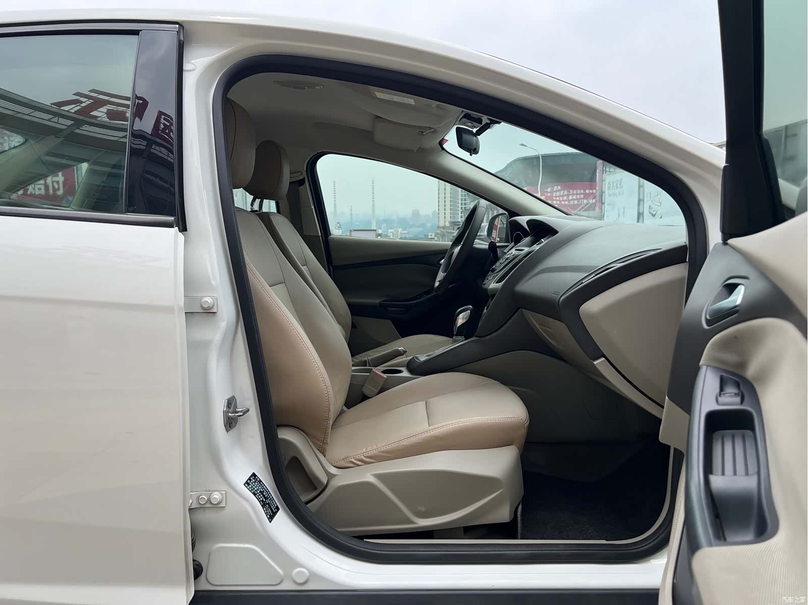 Ford Focus, 2014 9