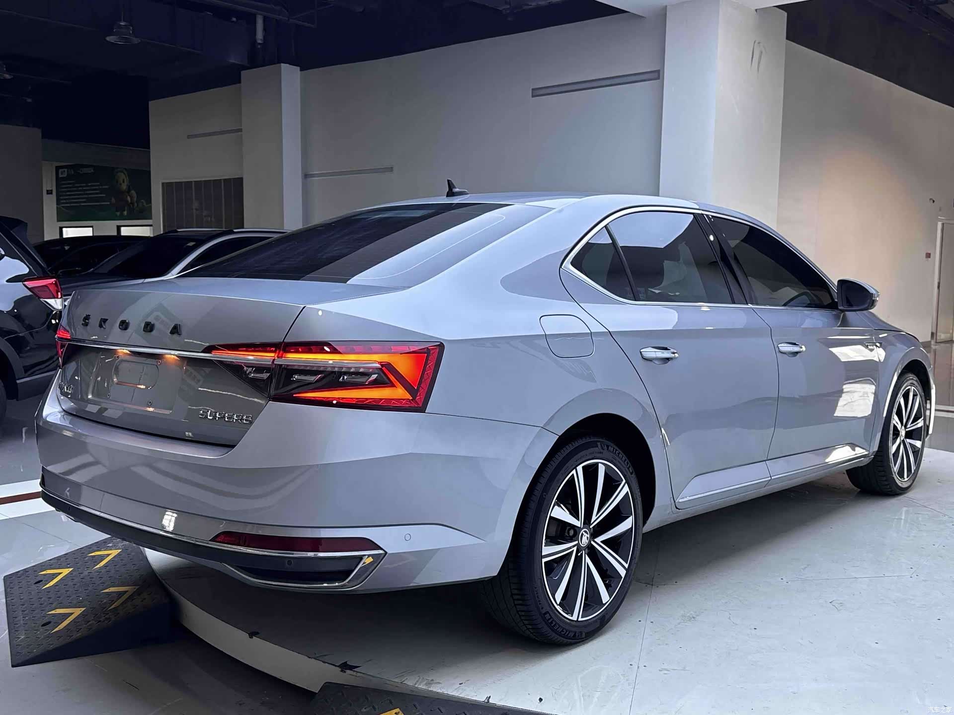 Skoda Superb, 2022 7