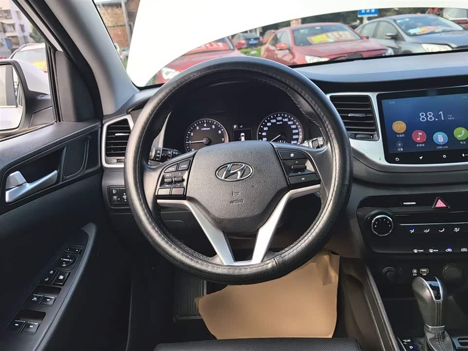Hyundai Tucson