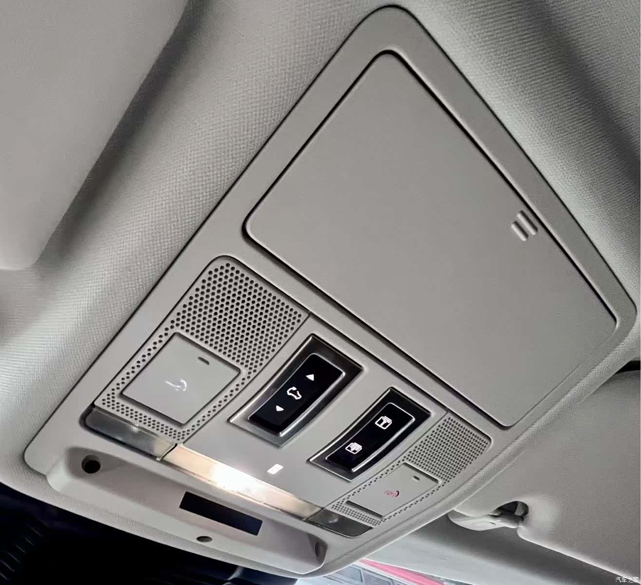 Land Rover Range Rover, 2024 14