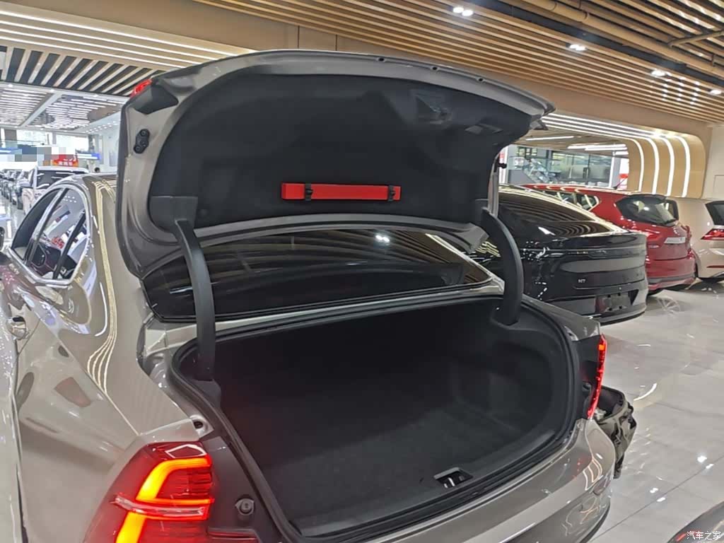 Volvo S60, 2022 19