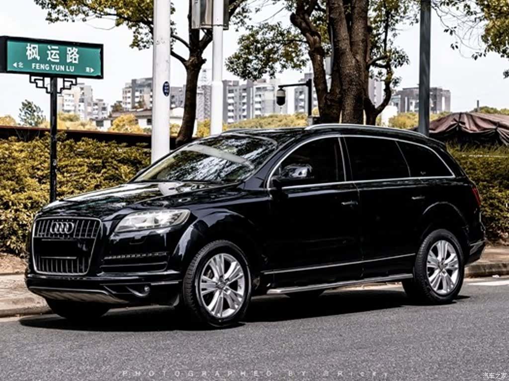 Audi Q7, 2011 1