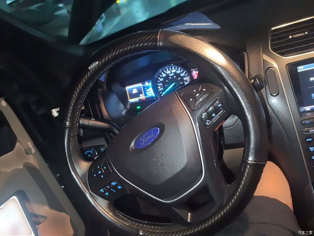Ford Explorer, 2016 3