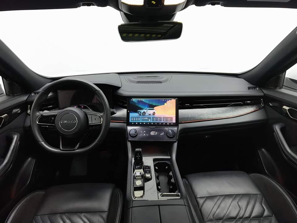 Lynk & Co 09