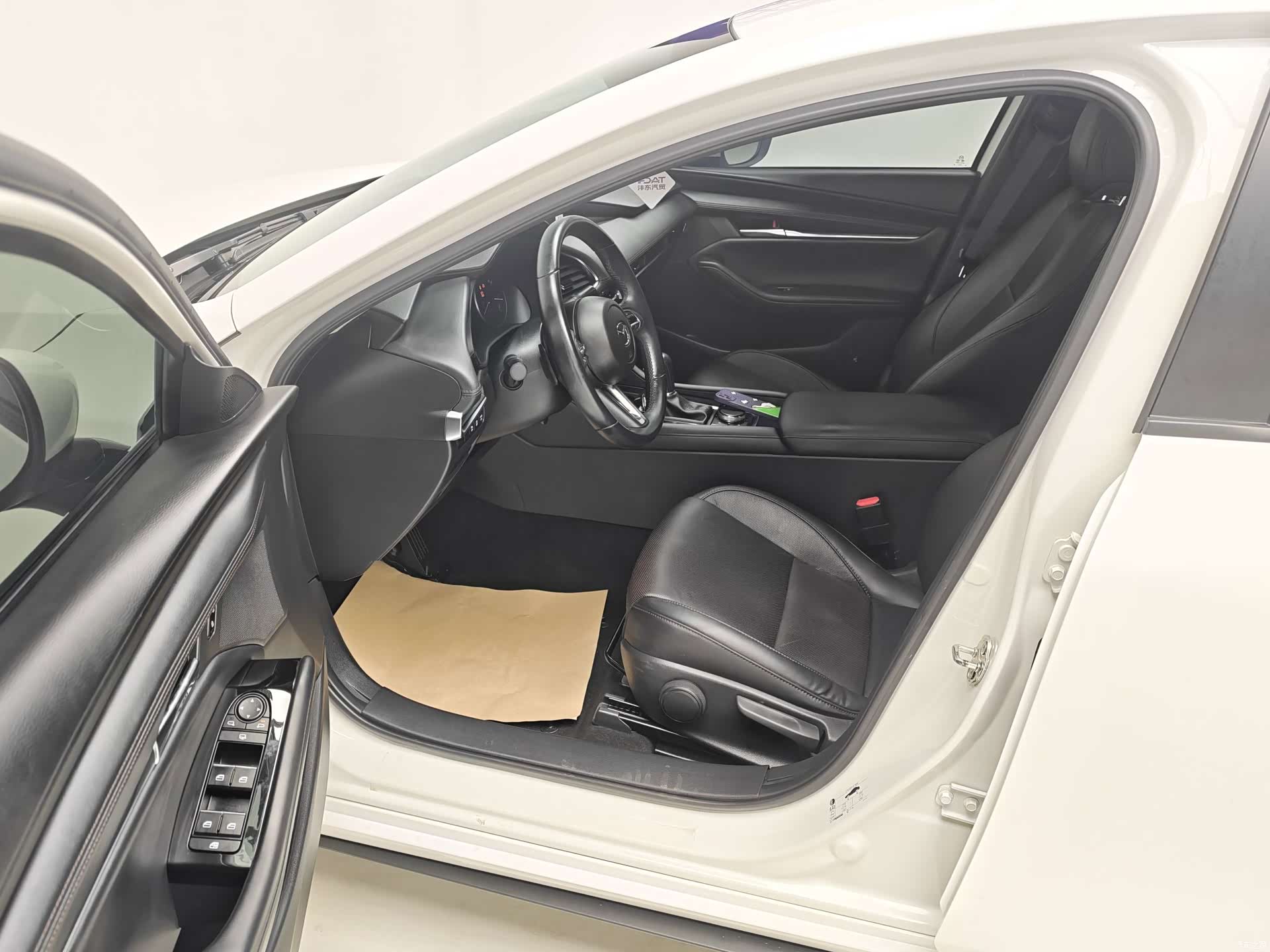 Mazda Mazda3, 2023 11