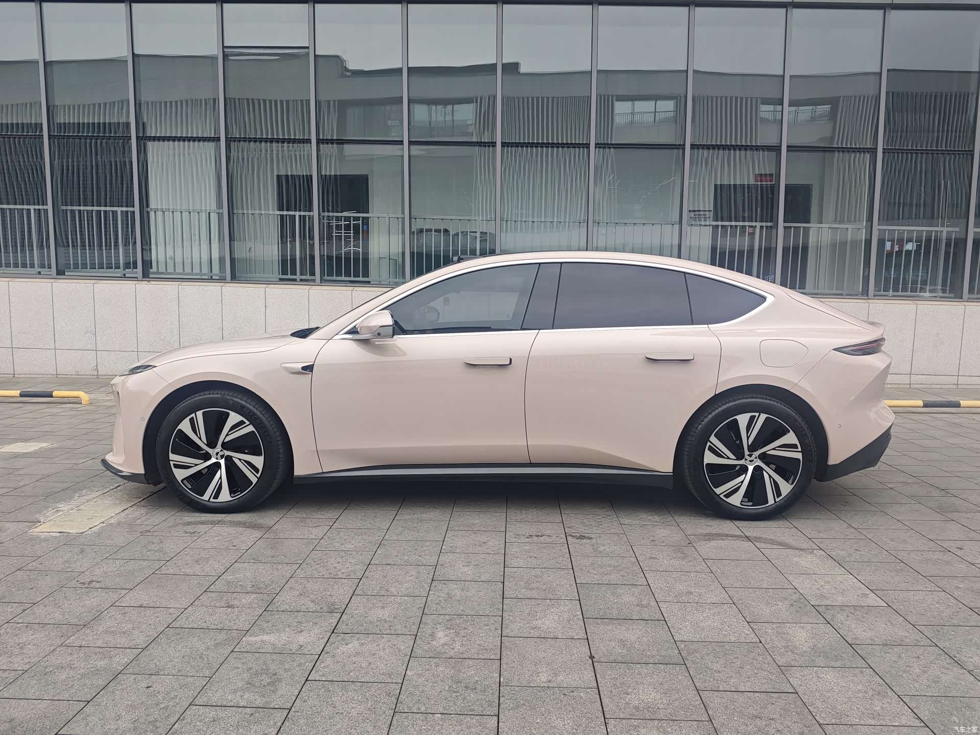 NIO ET5, 2024 16