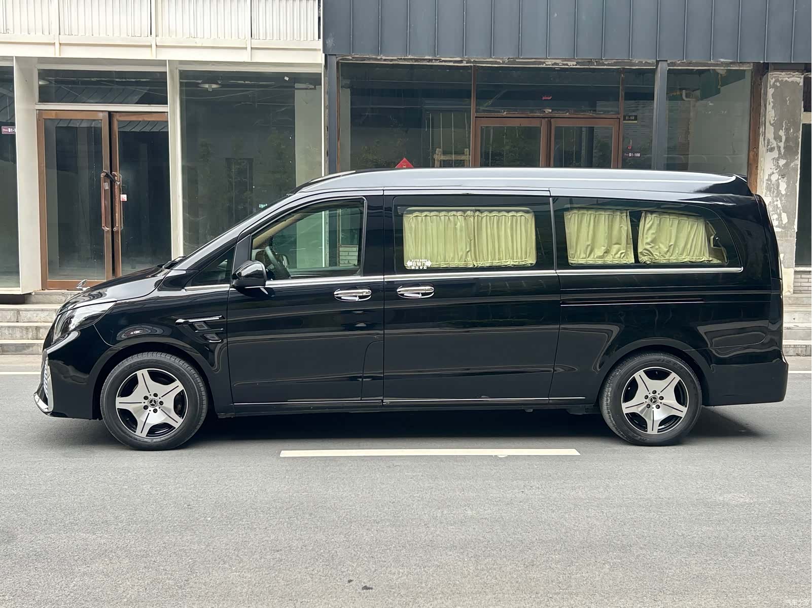 Mercedes-Benz 7, 2023 27