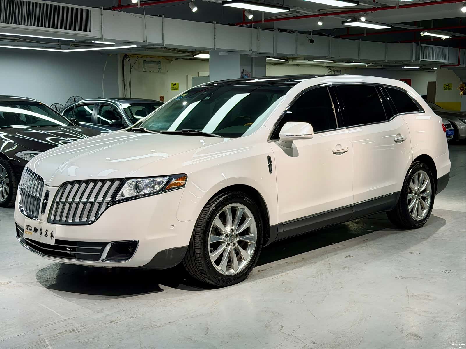 Lincoln MKT, 2011 1