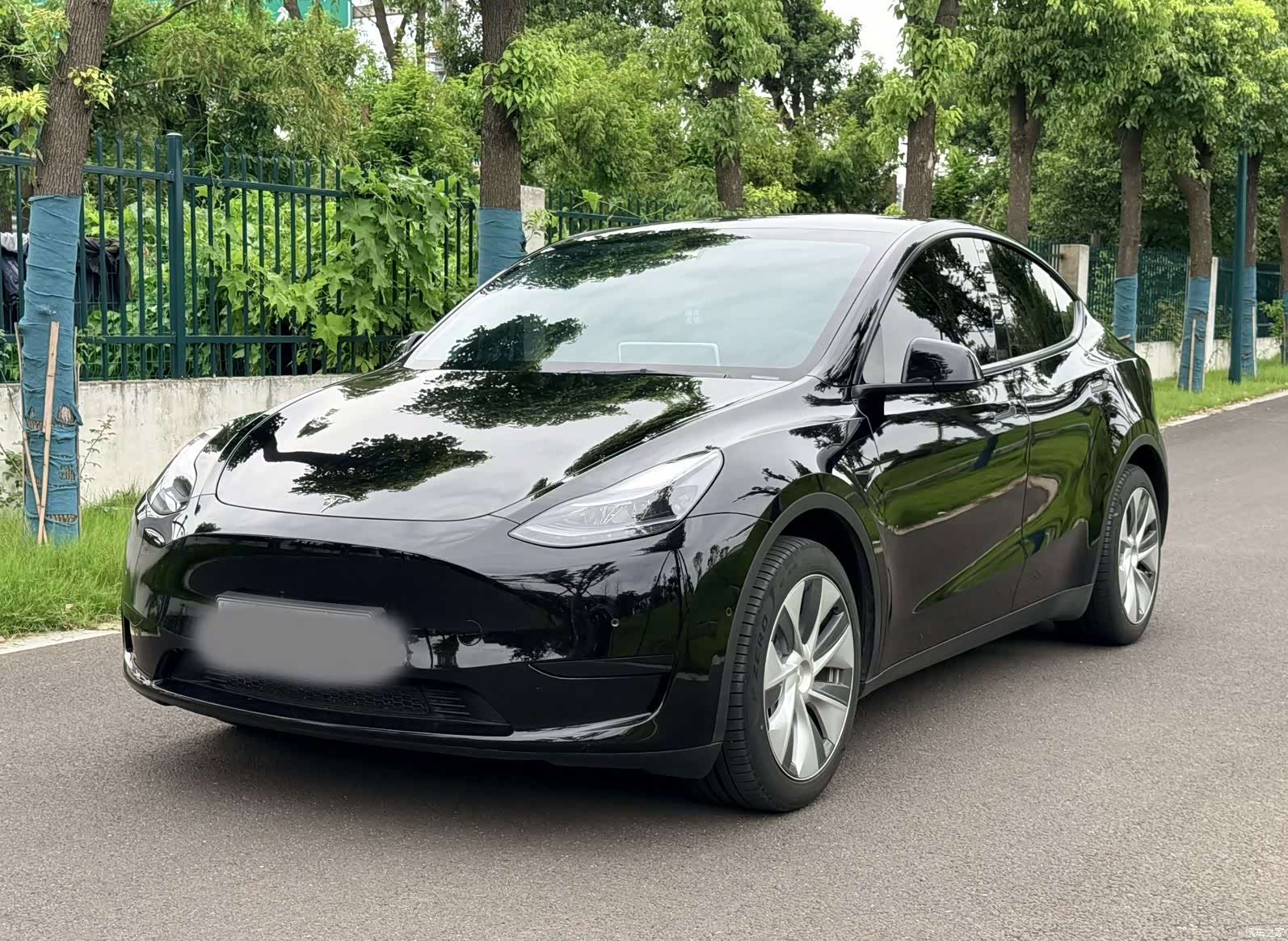 Tesla Model Y, 2023 1