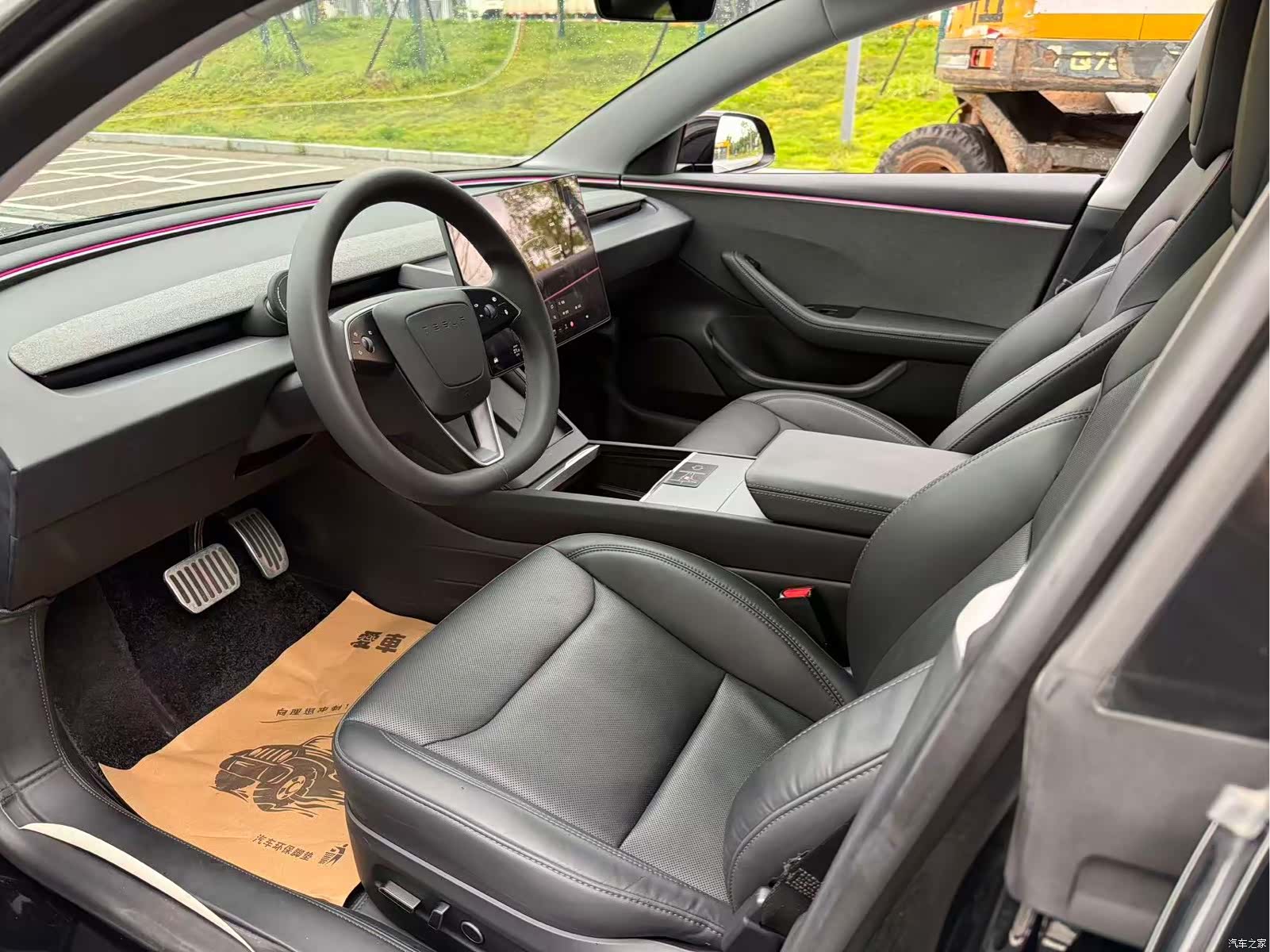 Tesla Model 3, 2024 4