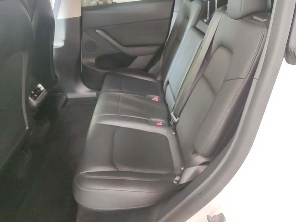 Tesla Model Y, 2021 17