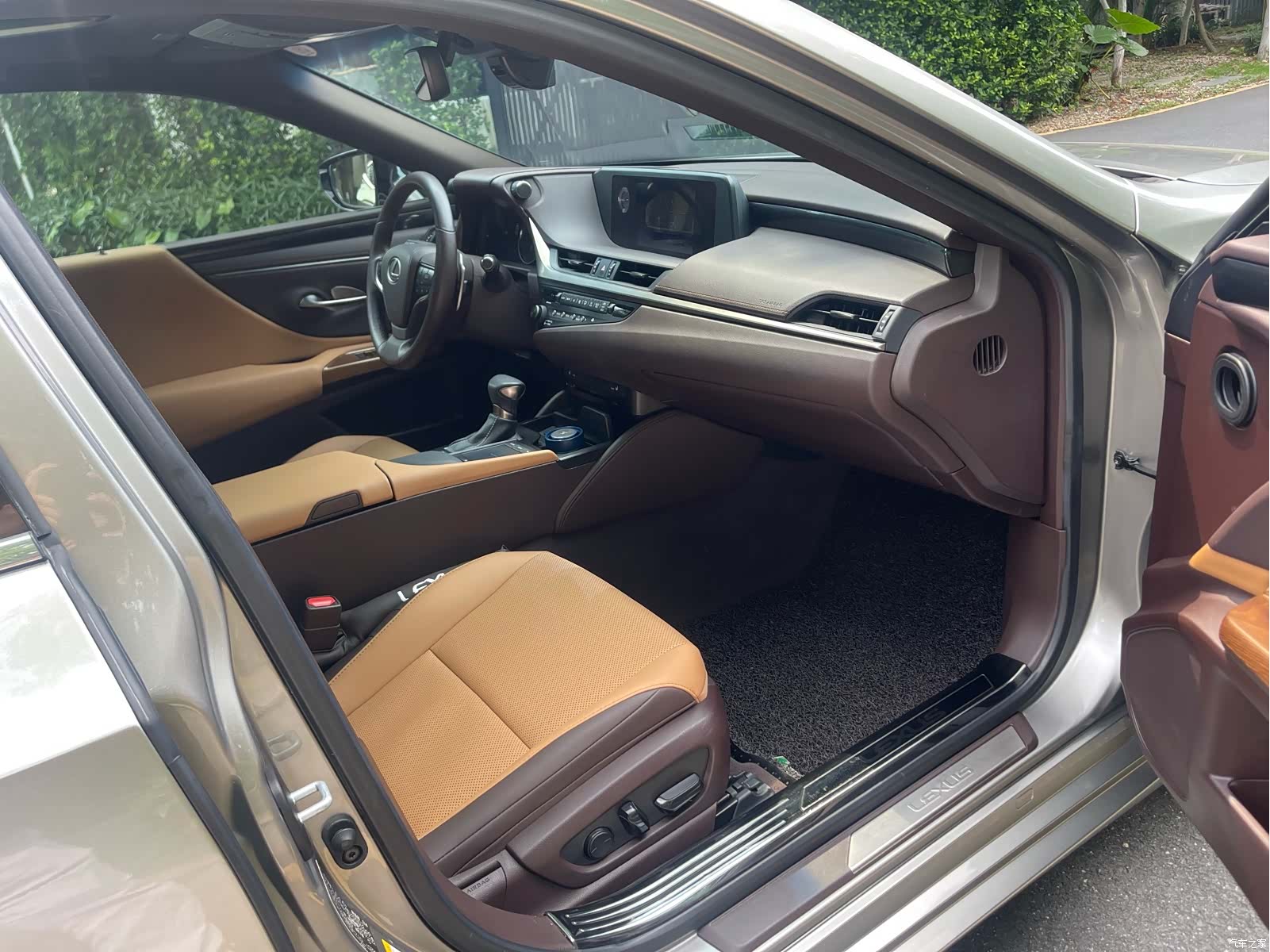 Lexus ES, 2019 16