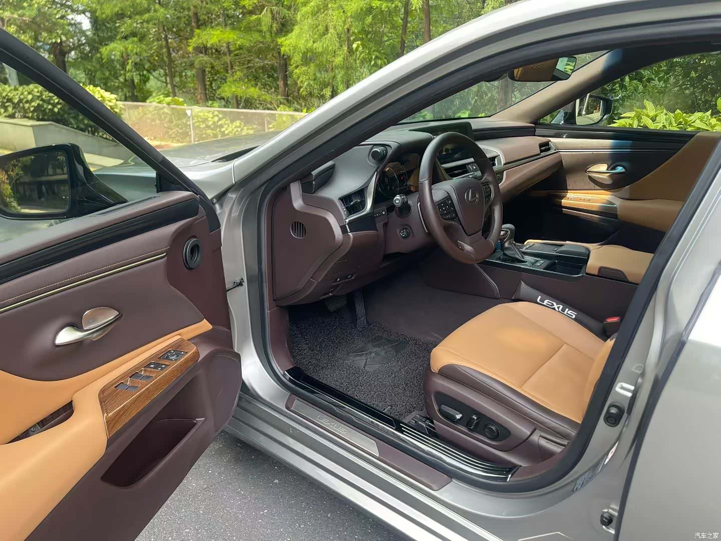 Lexus ES, 2019 13