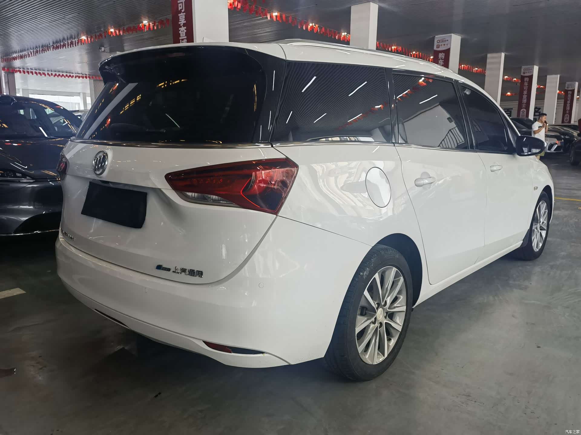 Buick GL6, 2022 4