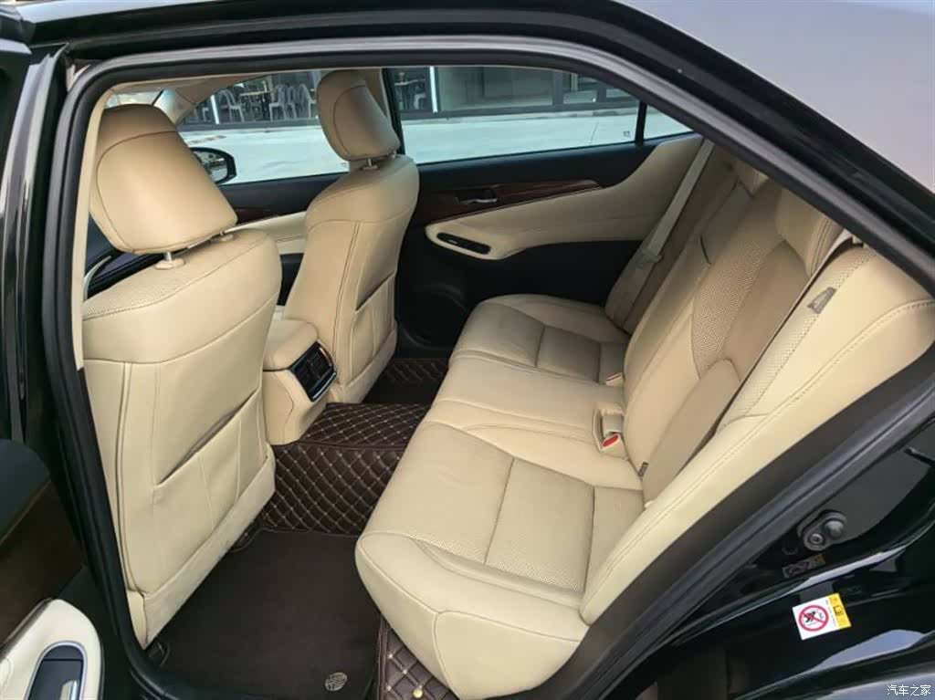Toyota Crown, 2016 6