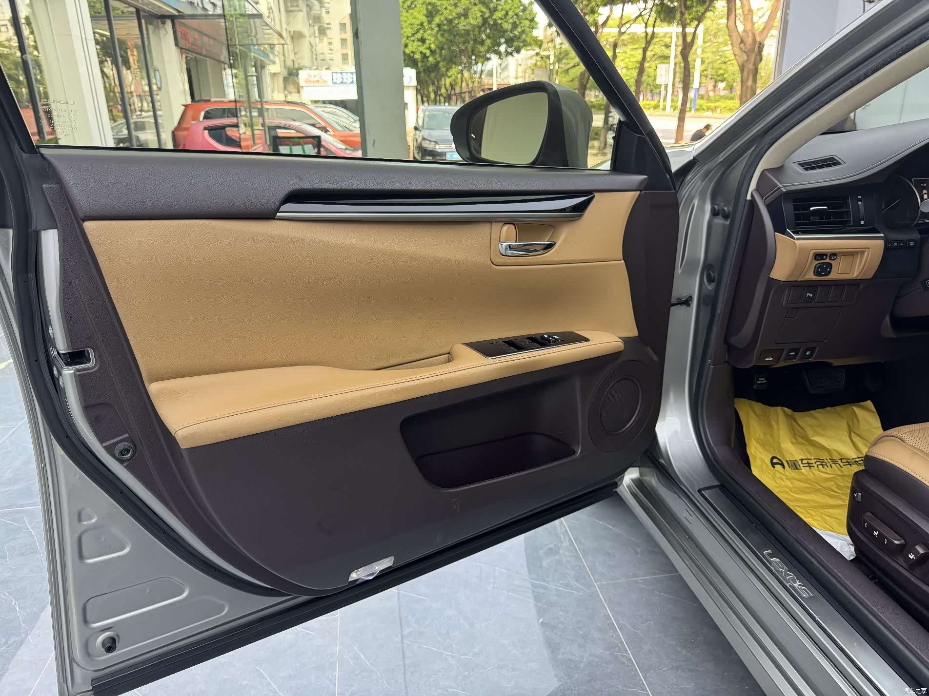 Lexus ES, 2017 20