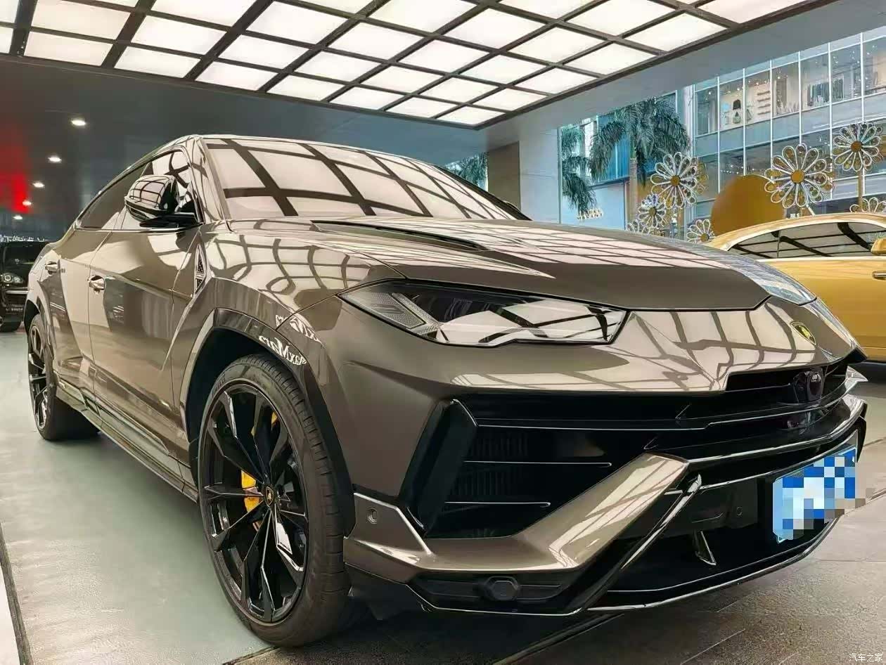 Lamborghini Urus, 2024 2