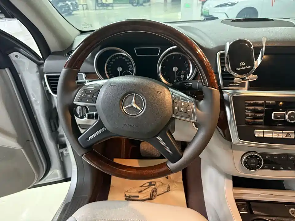 Mercedes-Benz M class