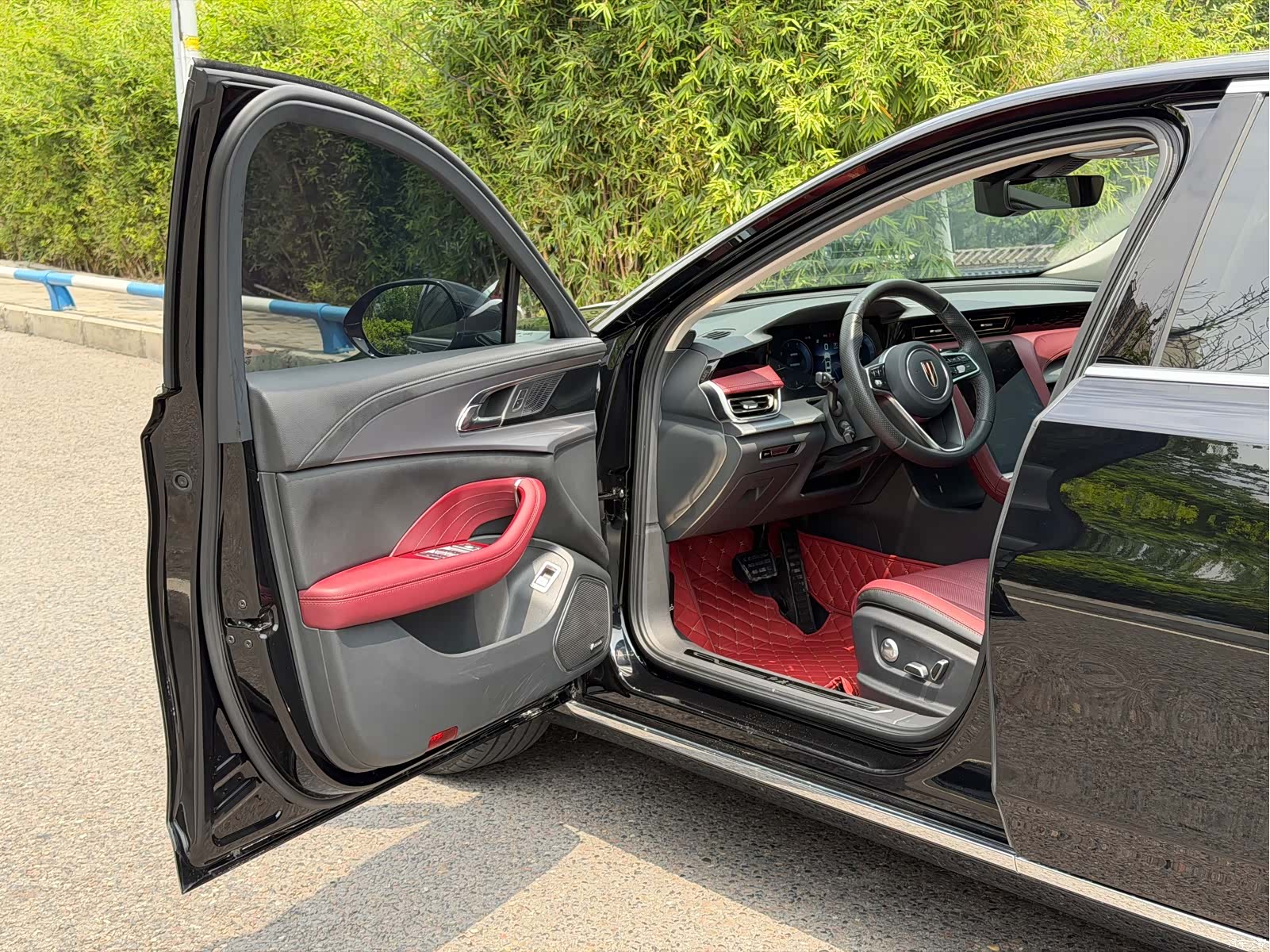 Hongqi H5, 2023 9