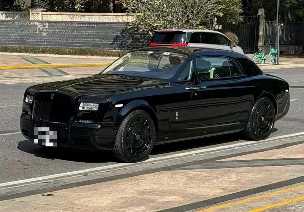 Rolls-Royce Phantom