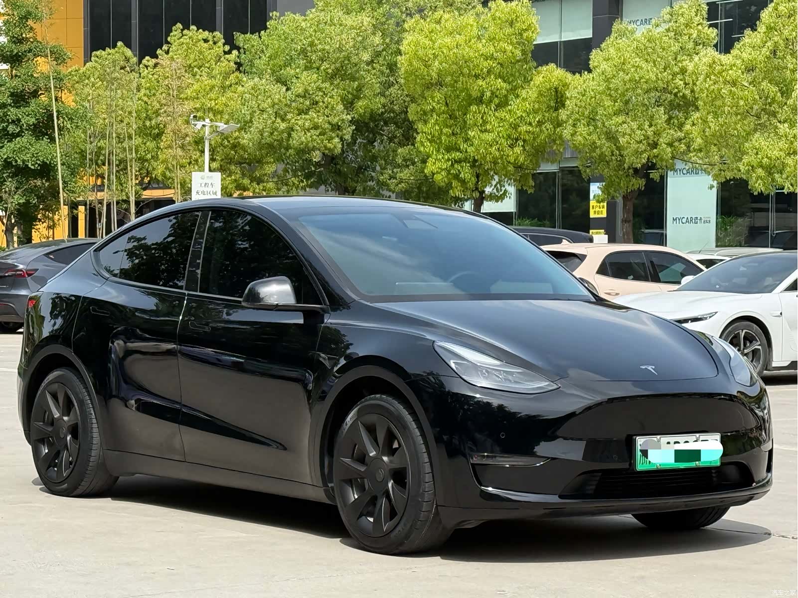 Tesla Model Y, 2021 3