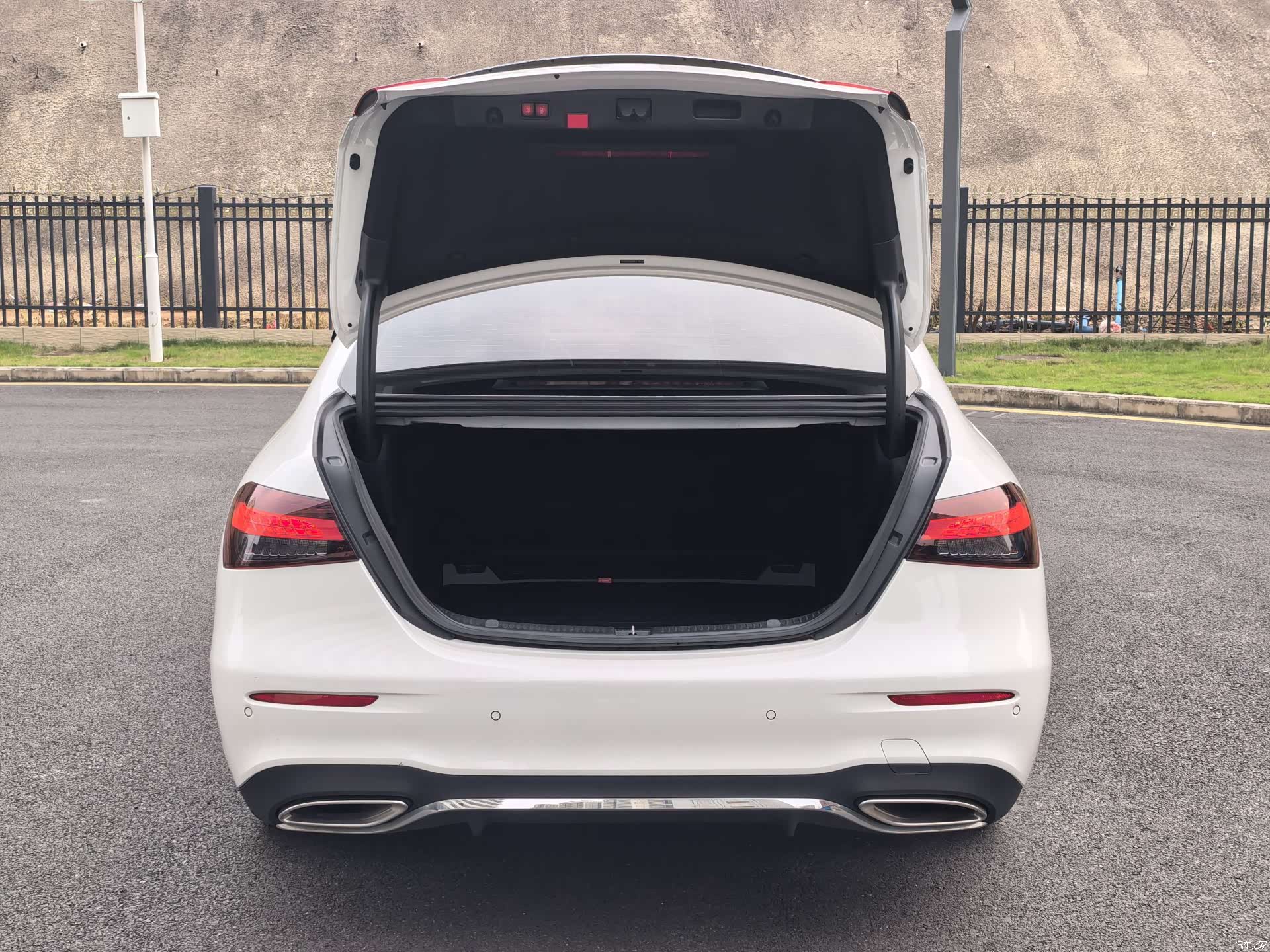 Mercedes-Benz E-Class, 2021 27
