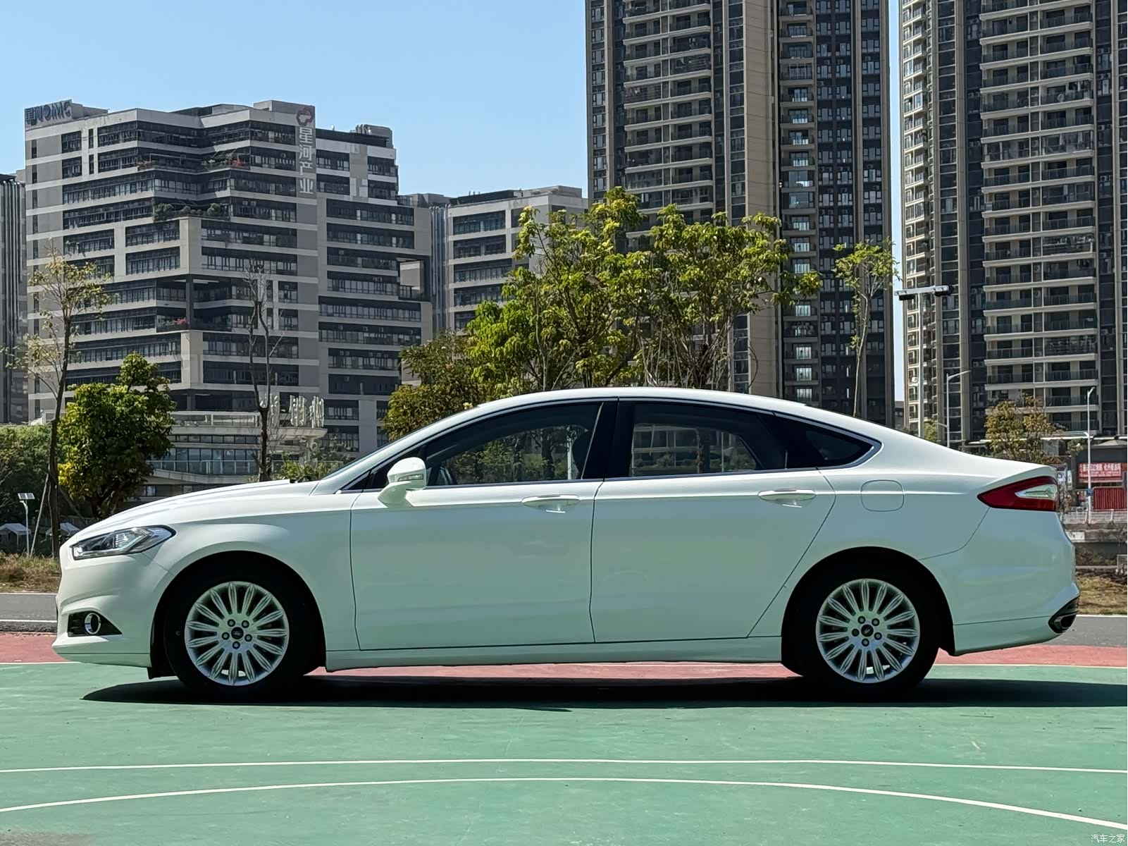 Ford Mondeo, 2016 4