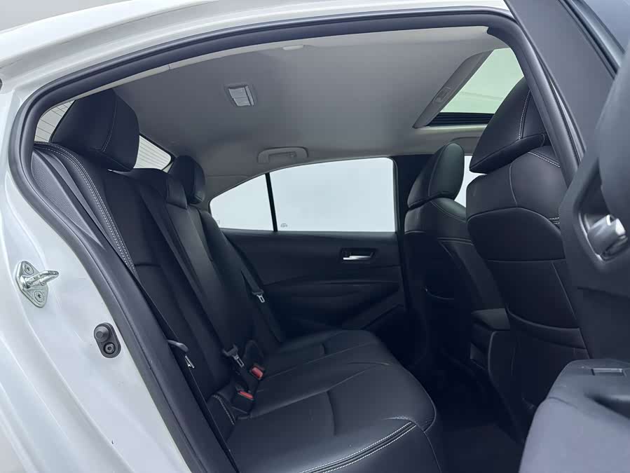 Toyota Corolla 2022, фото 10