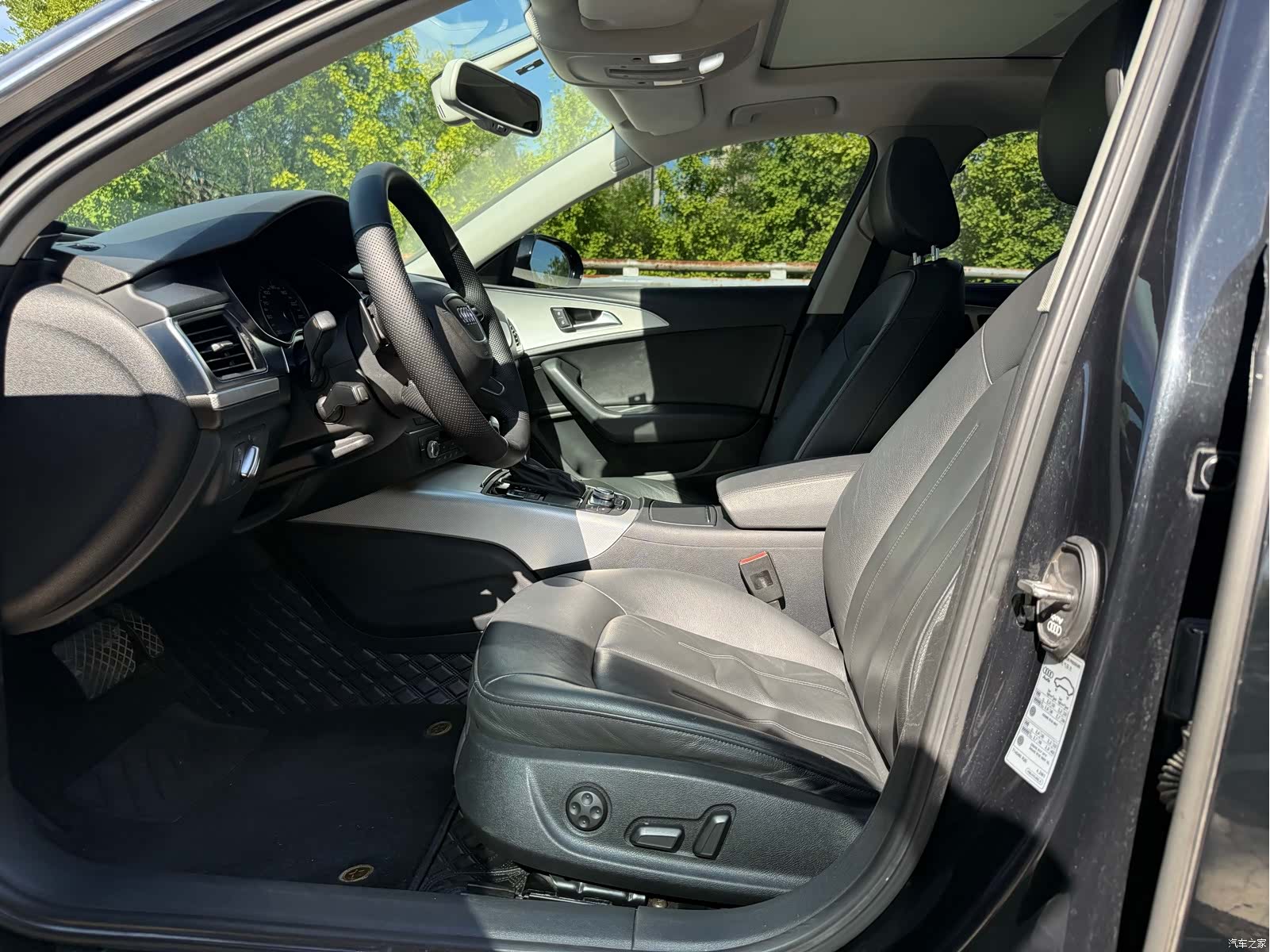 Audi A6L, 2012 4