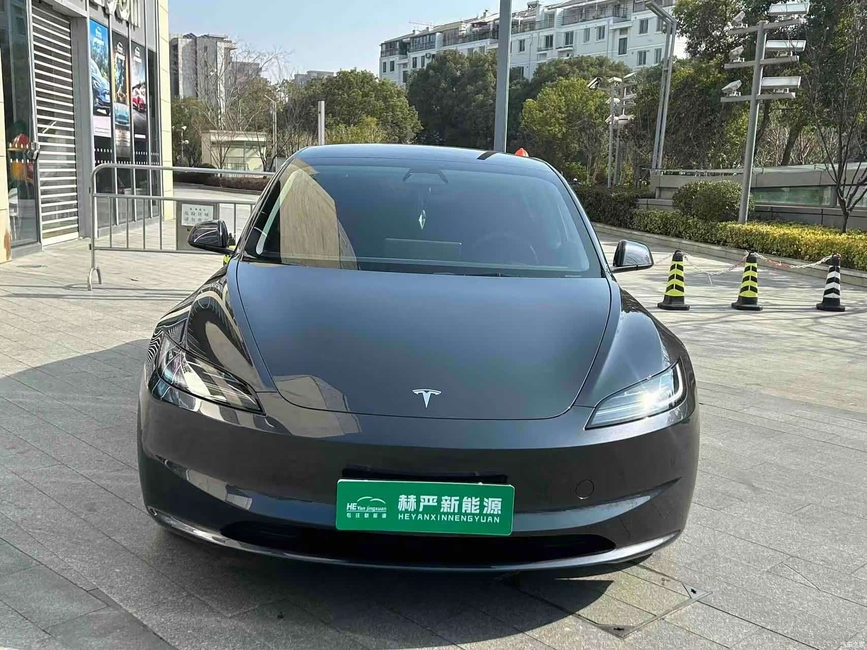 Tesla Model 3, 2025 2