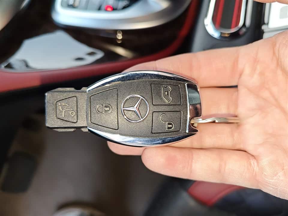 Mercedes-Benz V-class