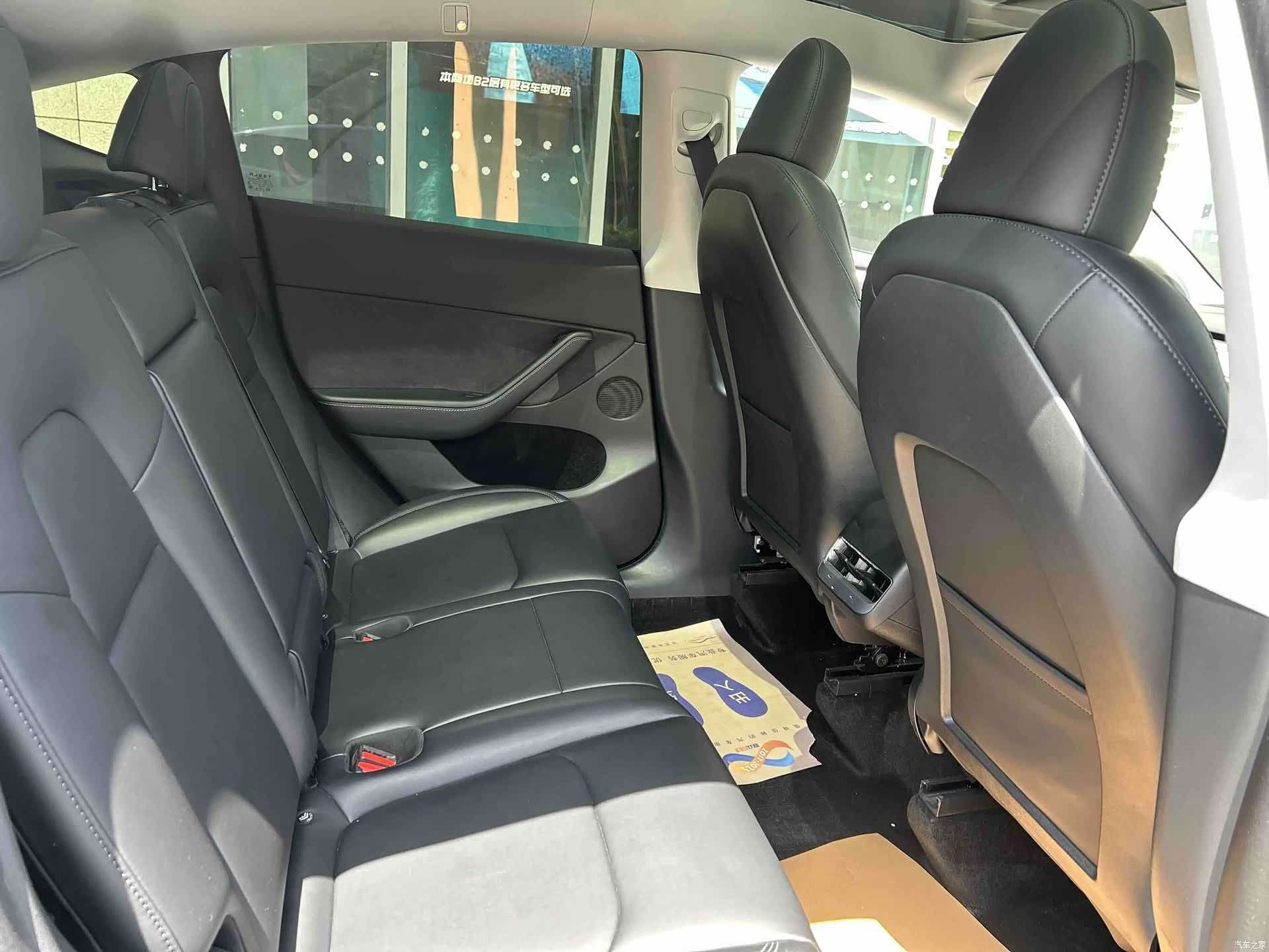 Tesla Model Y, 2024 6