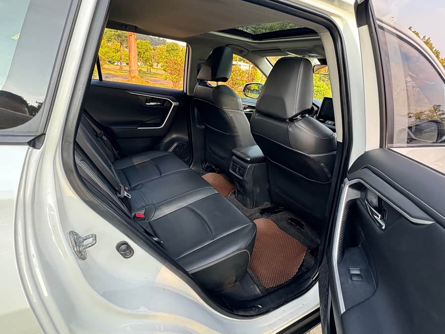 Toyota RAV4 2023, фото 14