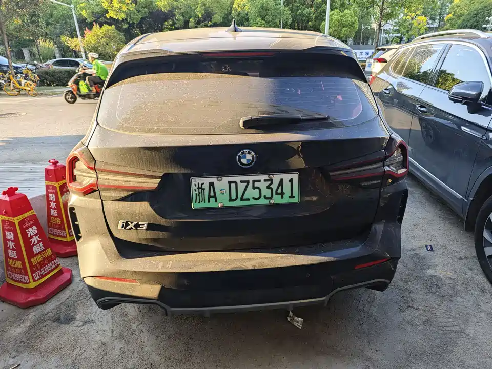 BMW iX3