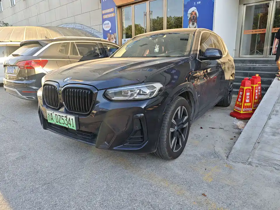 BMW iX3