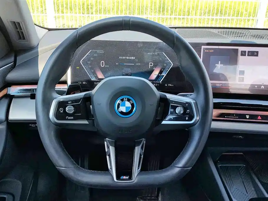 BMW i5