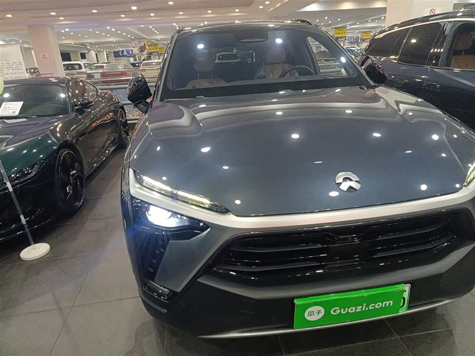NIO ES8