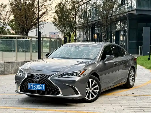 Lexus ES 2019 — купить из Китая под заказ