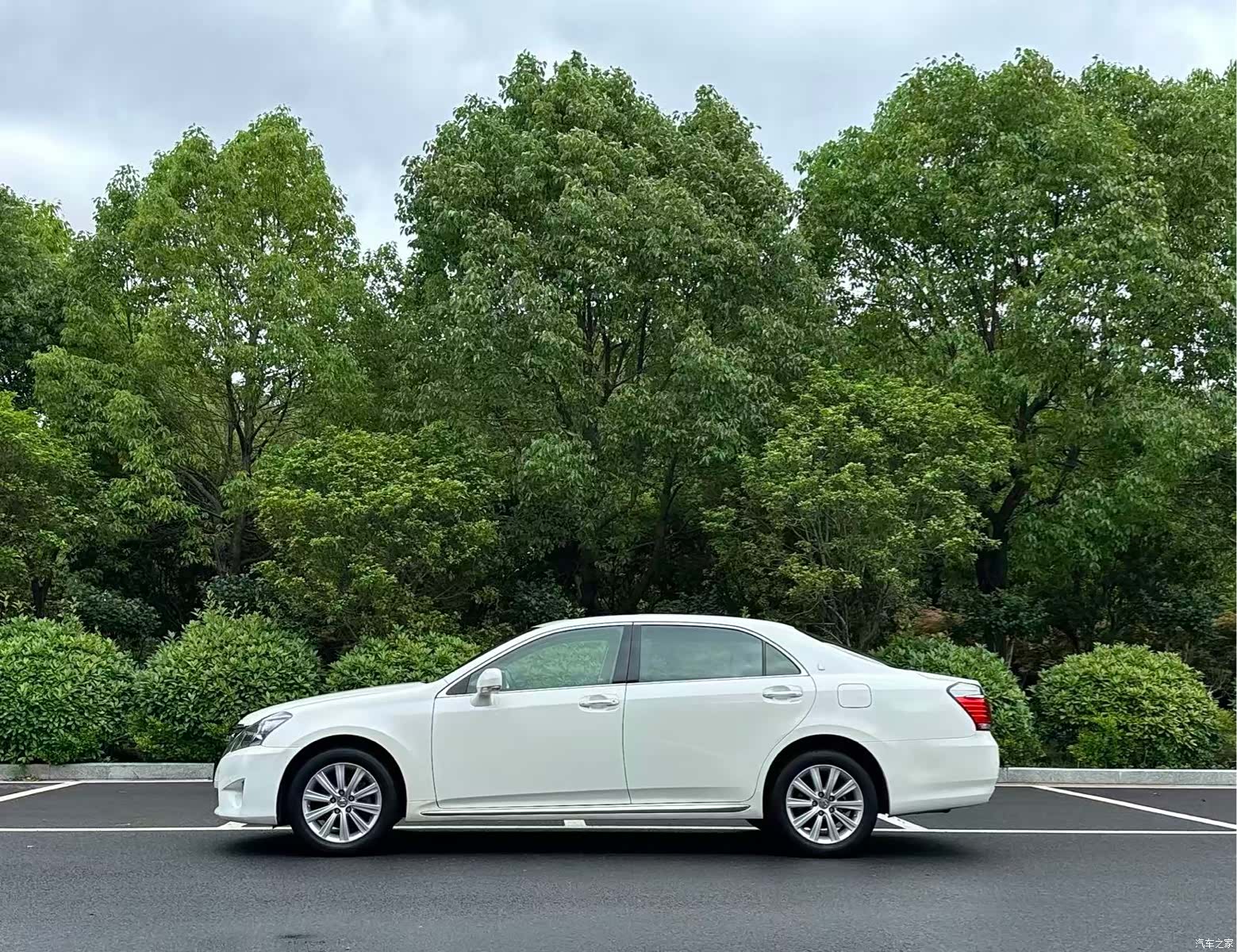 Toyota Crown, 2014 3