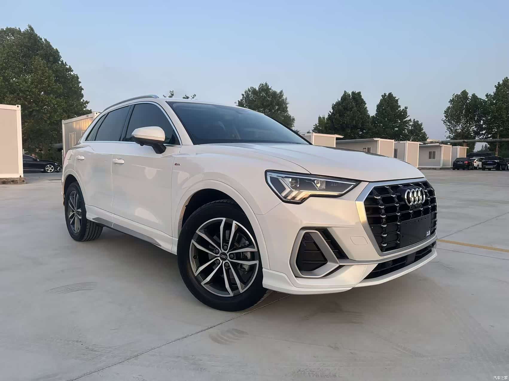 Audi Q3, 2022 3