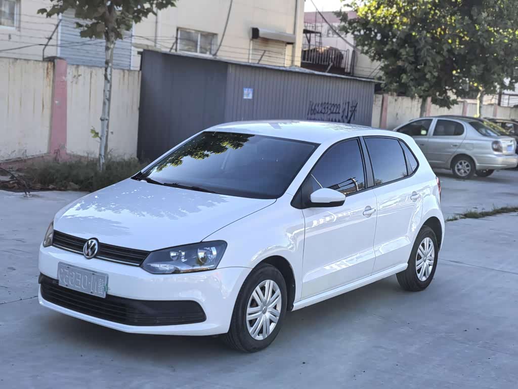 Volkswagen Polo 2016 1.4L AT