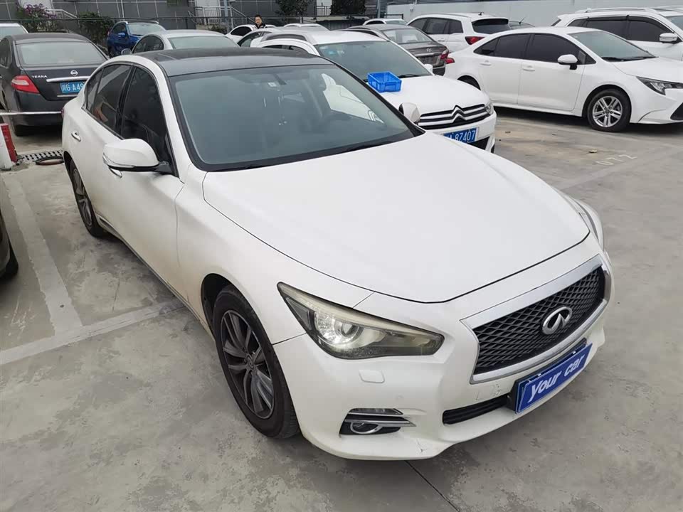 Infiniti Q50L