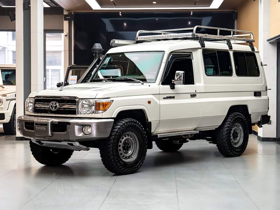 Toyota Land Cruiser LC78 2019 4.0L MT