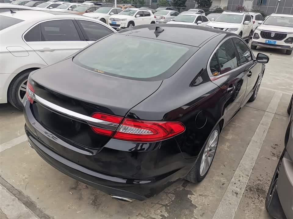 Jaguar XF